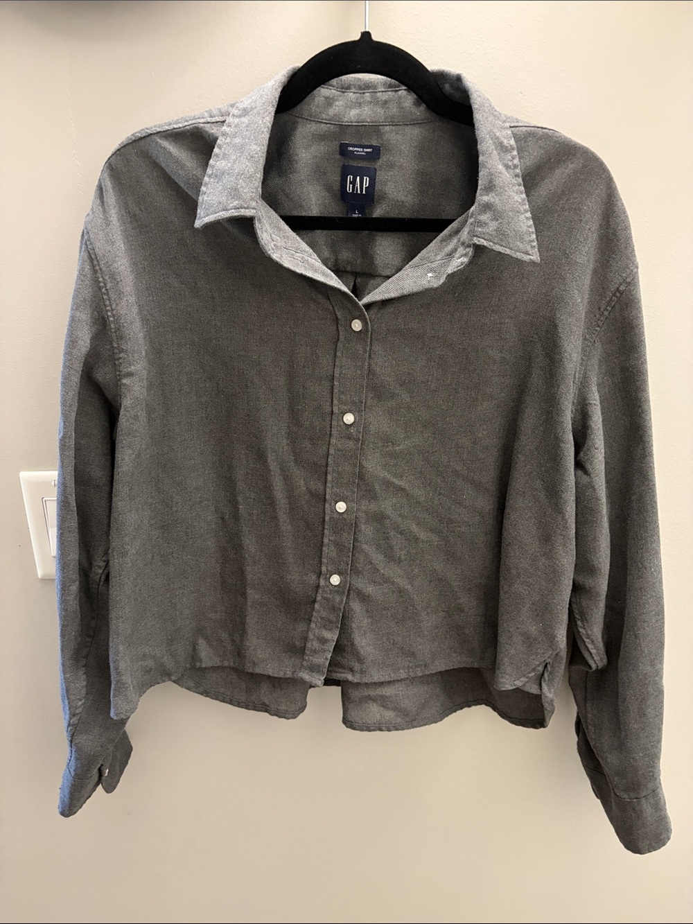 GAP cropped Charcoal Button-Up flannel Shirt